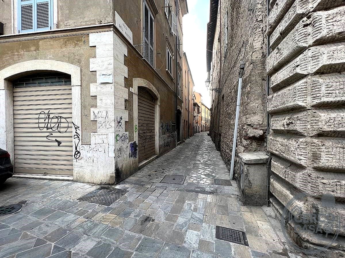 NEGOZIO VENDITA TERNI CENTRO STORICO · foto 1