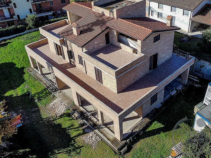 VILLA BIFAMILIARE VENDITA PERUGIA CASTEL DEL PIANO · foto 2