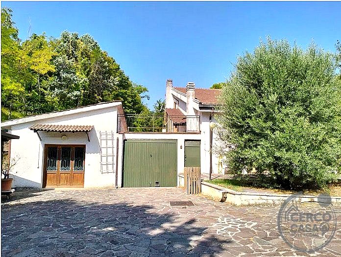 VILLA BIFAMILIARE VENDITA TERNI SAN ROCCO · foto 34
