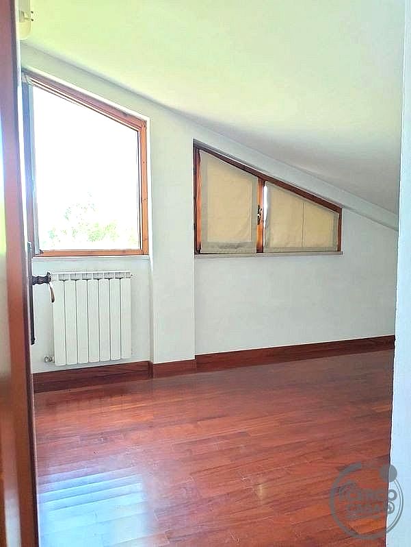 VILLA BIFAMILIARE VENDITA TERNI SAN ROCCO · foto 6