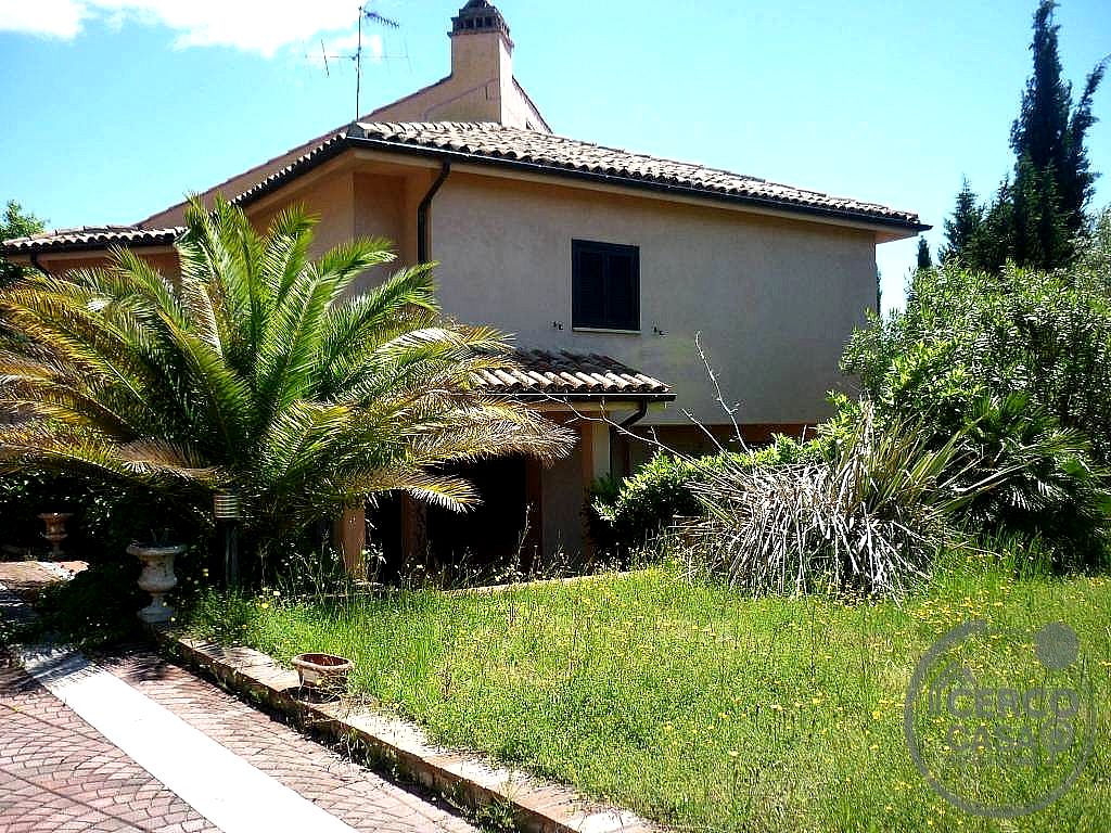 VILLA VENDITA TERNI TOANO