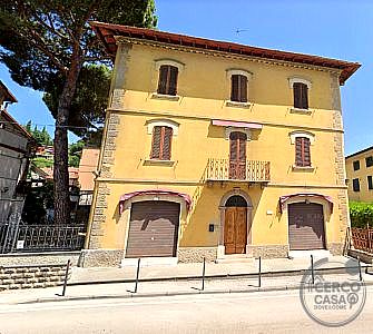 PALAZZO VENDITA BETTONA · foto 24