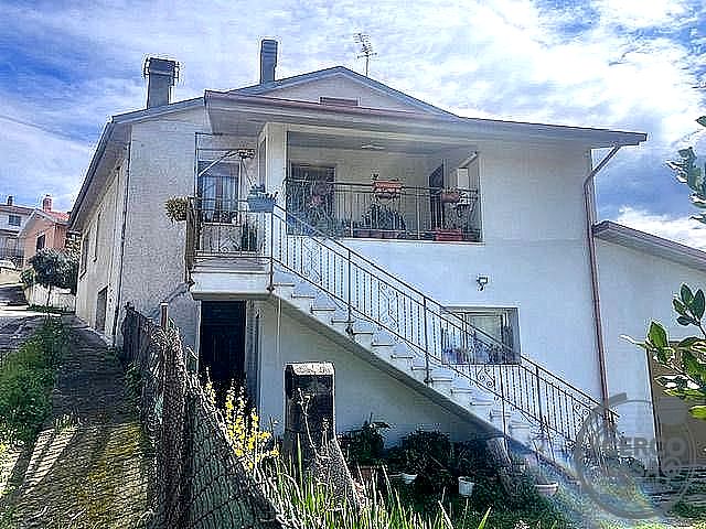 PORZIONE DI CASA VENDITA STRONCONE