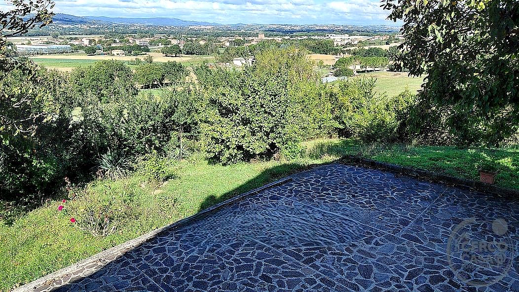 VILLA VENDITA TODI PANTALLA · foto 11