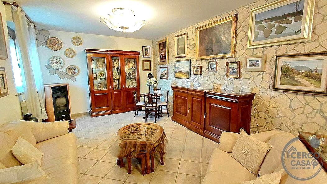 VILLA VENDITA TODI PANTALLA · foto 2