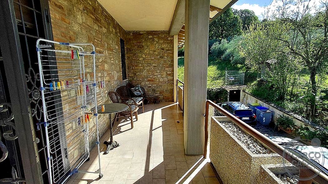 VILLA VENDITA TODI PANTALLA · foto 9