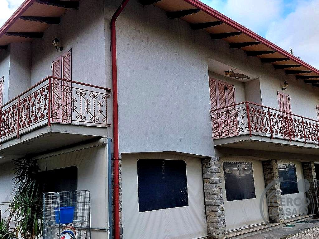 VILLA BIFAMILIARE VENDITA PERUGIA PARLESCA · foto 2