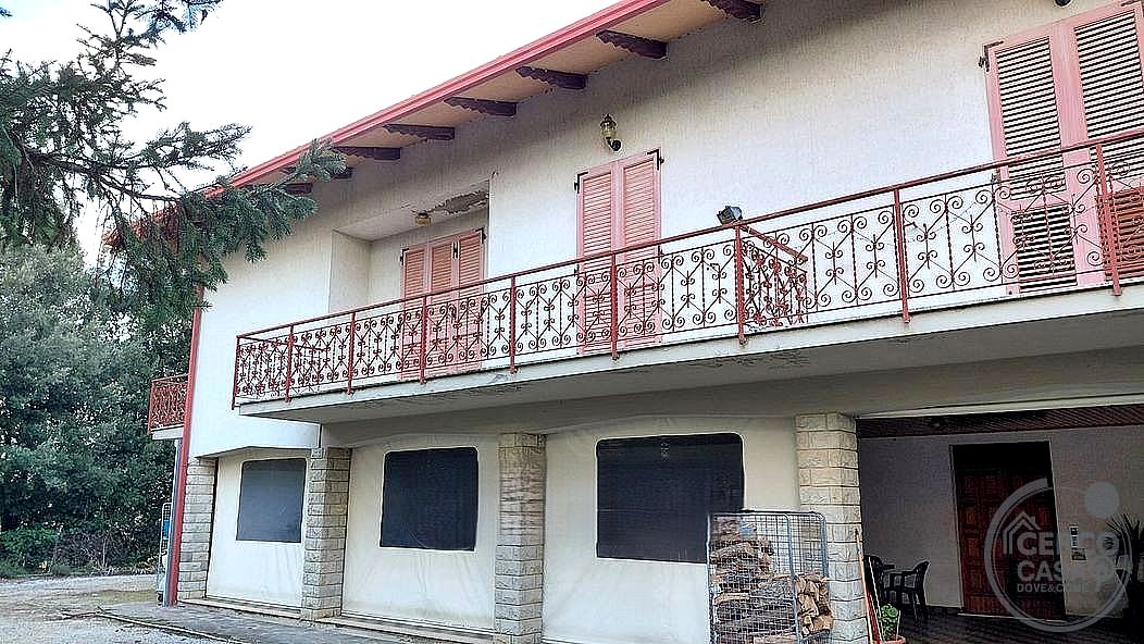 VILLA BIFAMILIARE VENDITA PERUGIA PARLESCA · foto 4