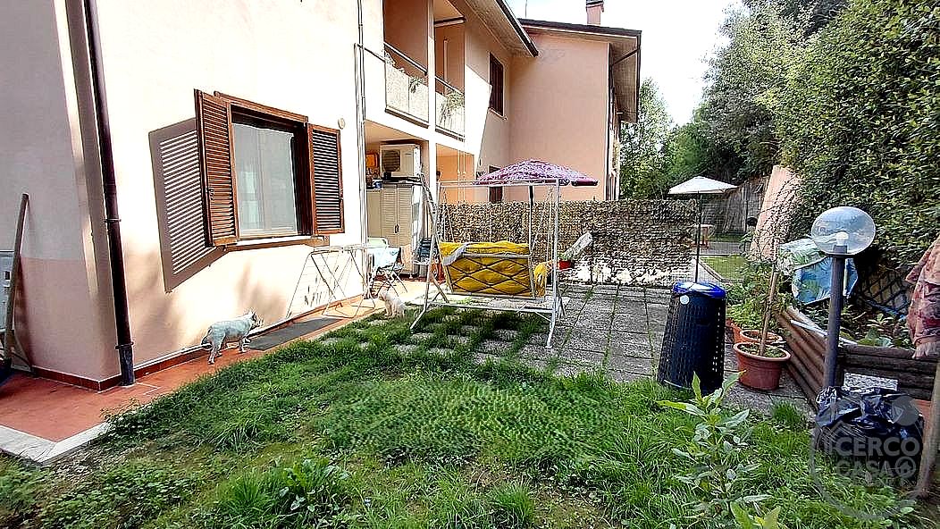 VILLA A SCHIERA VENDITA PERUGIA BOSCO · foto 5