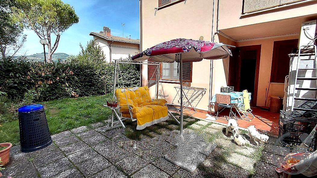 VILLA A SCHIERA VENDITA PERUGIA BOSCO · foto 6