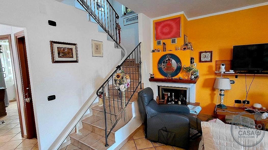 VILLA A SCHIERA VENDITA PERUGIA BOSCO · foto 9