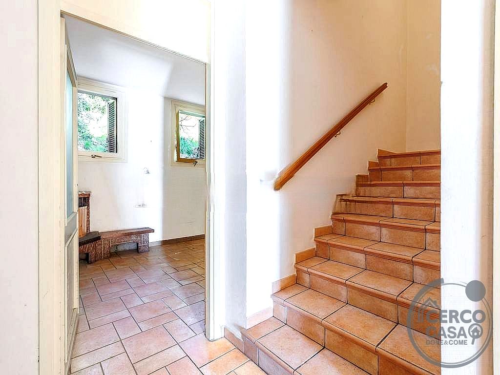 VILLA A SCHIERA VENDITA ASSISI · foto 4