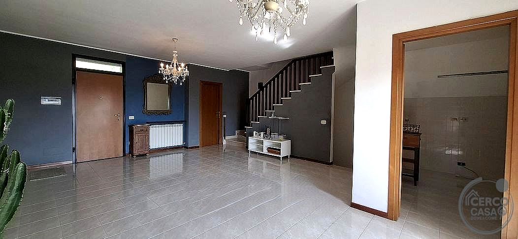 VILLA A SCHIERA VENDITA PERUGIA SAN SISTO · foto 3