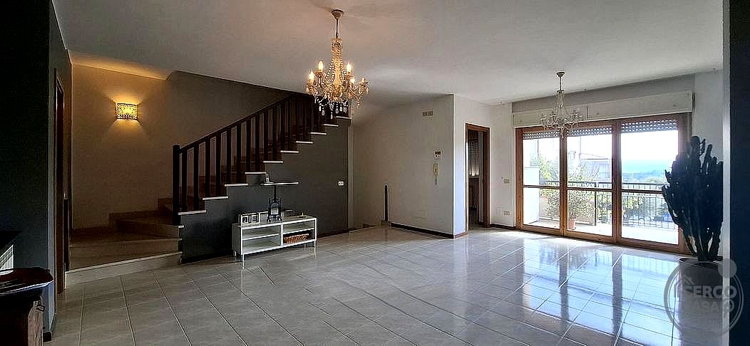 VILLA A SCHIERA VENDITA PERUGIA SAN SISTO · foto 4