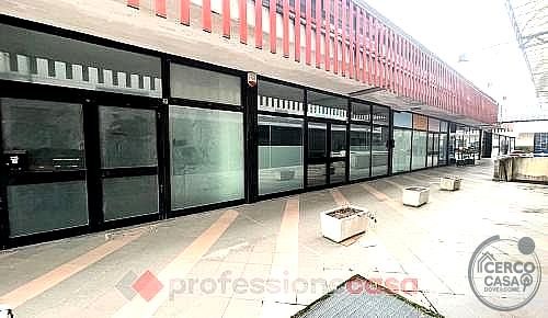 NEGOZIO AFFITTO PERUGIA FERRO DI CAVALLO · foto 22