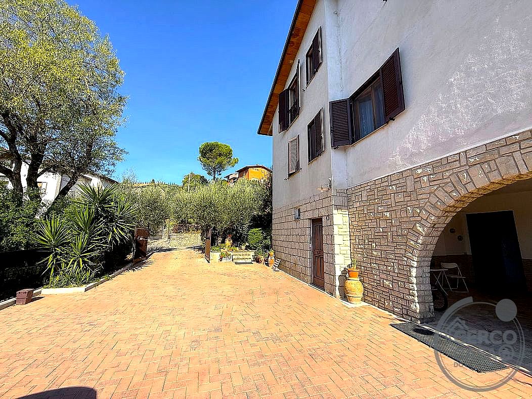 VILLA VENDITA CORCIANO ELLERA · foto 2