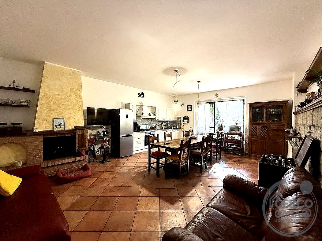 VILLA VENDITA CORCIANO ELLERA · foto 4