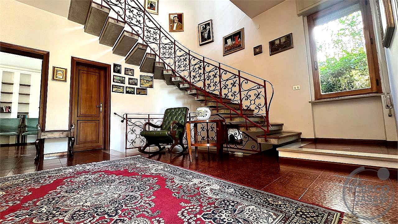 VILLA VENDITA PERUGIA PONTE FELCINO