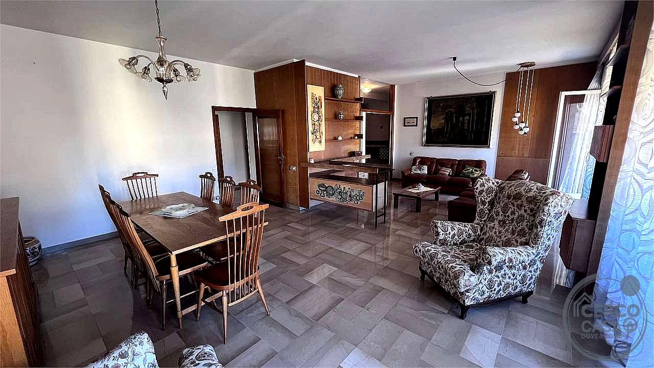 4 O PIÙ LOCALI VENDITA PERUGIA · foto 34