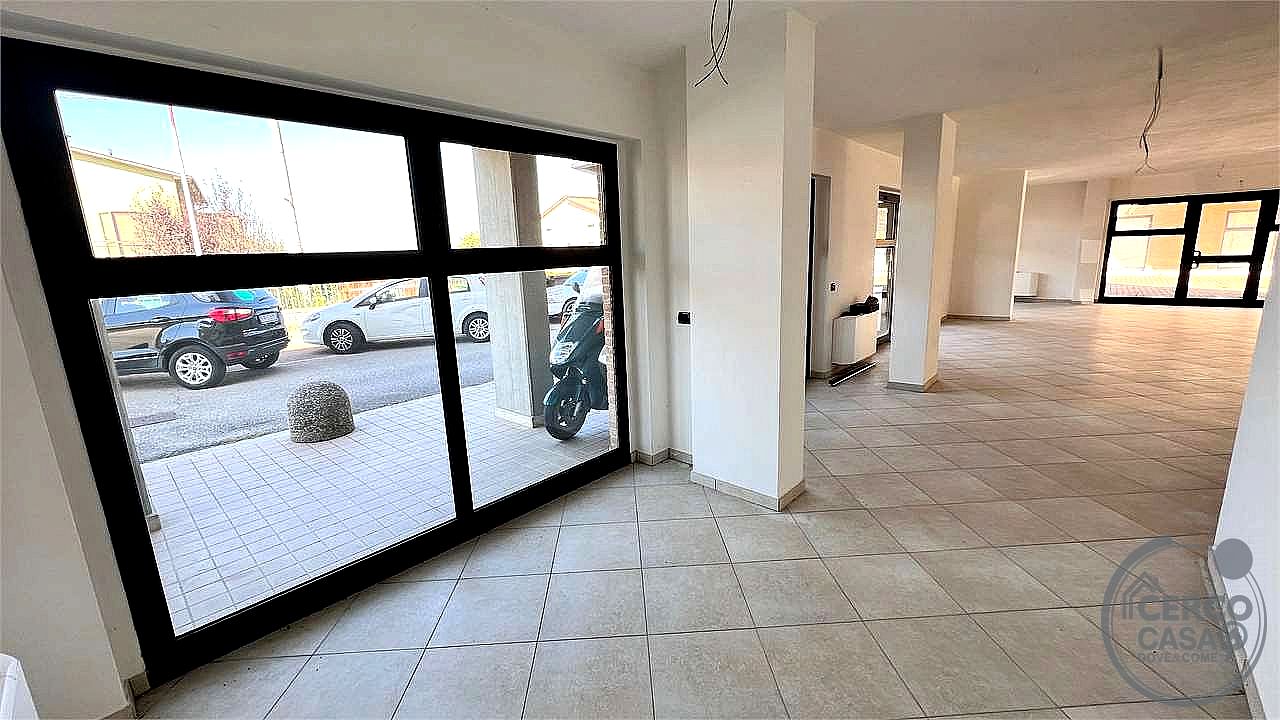 NEGOZIO VENDITA MARSCIANO · foto 10