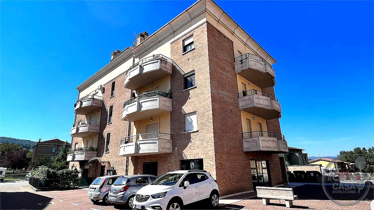 NEGOZIO VENDITA MARSCIANO · foto 3