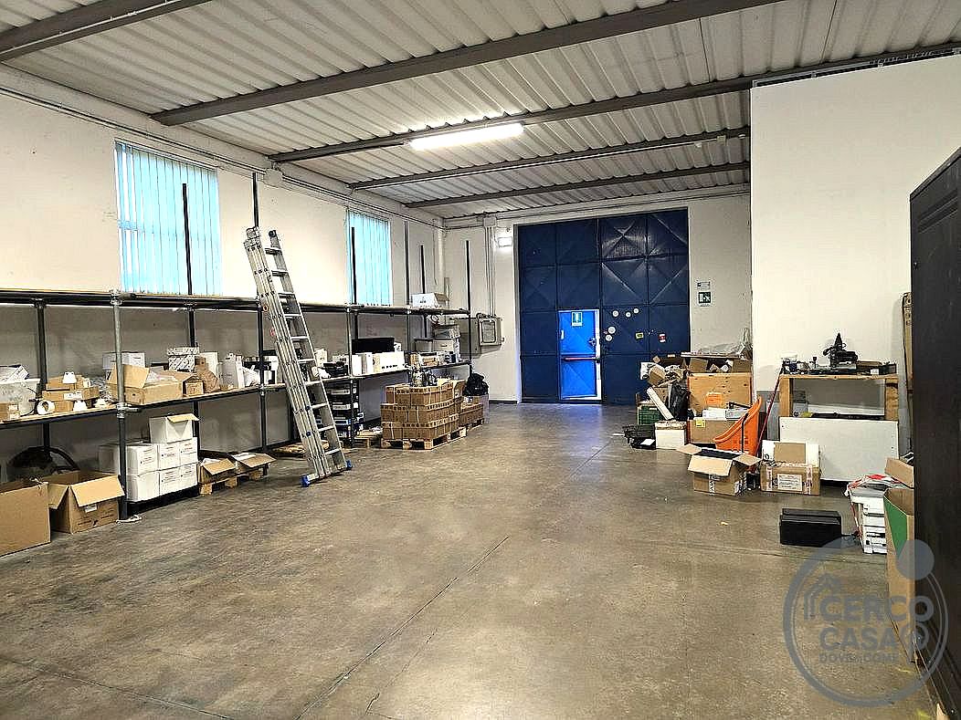 CAPANNONE AFFITTO CORCIANO · foto 5