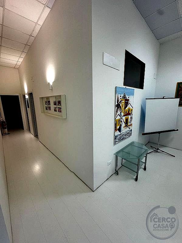 NEGOZIO AFFITTO PERUGIA PILA · foto 3