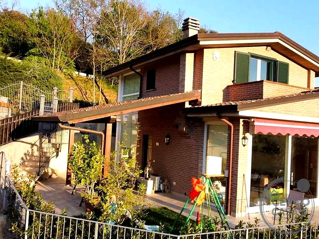VILLA BIFAMILIARE VENDITA PERUGIA OLMO