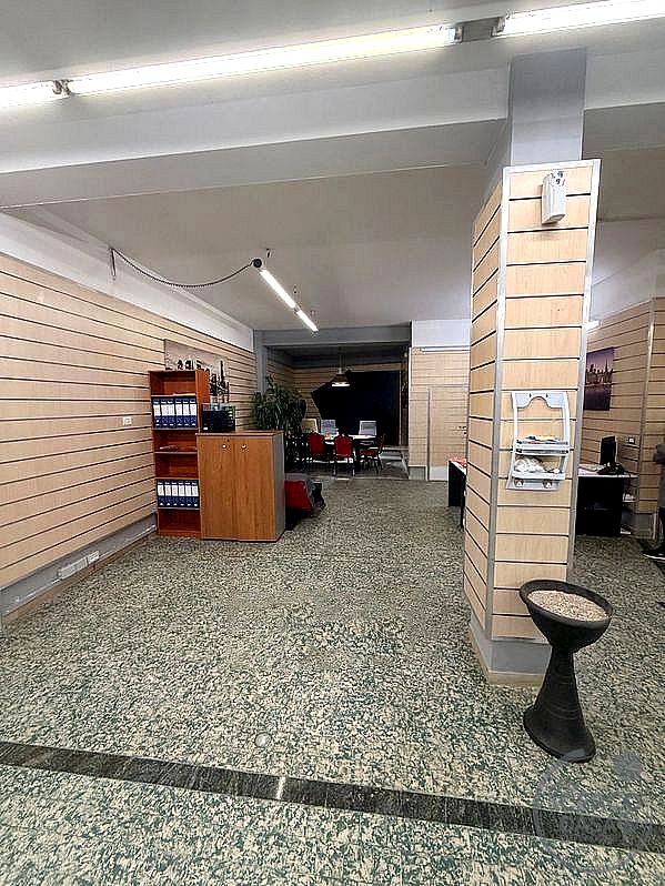 NEGOZIO VENDITA PERUGIA FERRO DI CAVALLO · foto 5