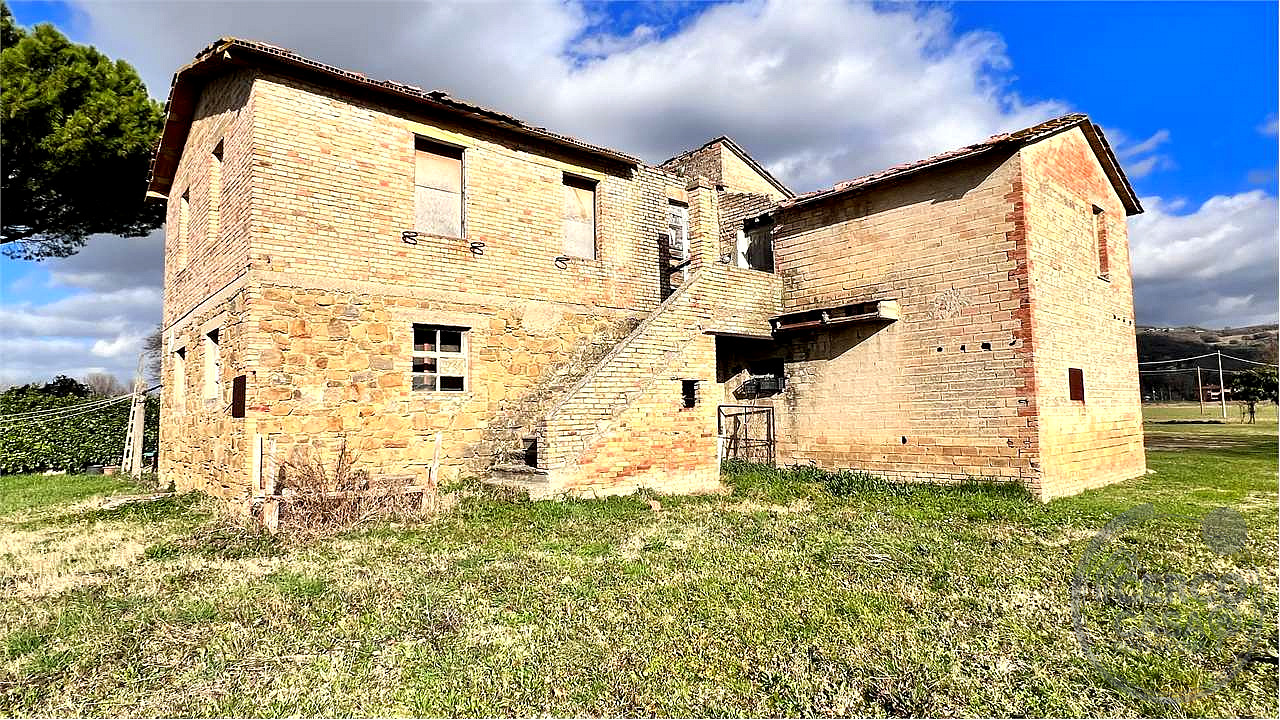 CASOLARE DA RISTRUTTURARE IN COMUNE DI ASSISI - Assisi
