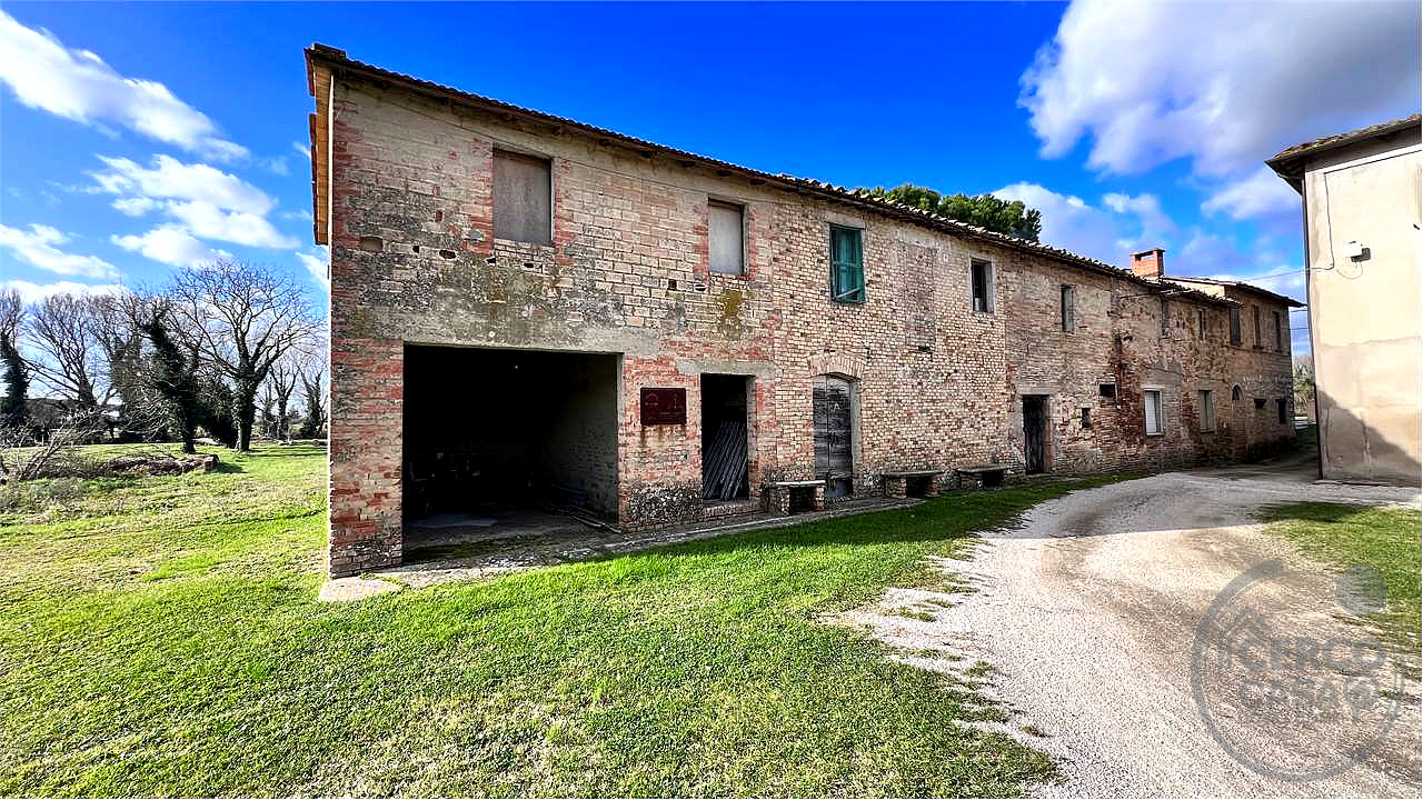 CASOLARE DA RISTRUTTURARE IN COMUNE DI ASSISI