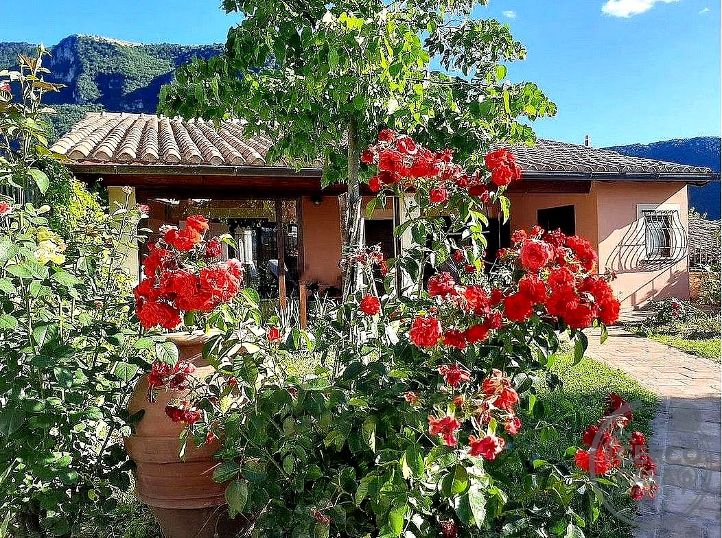 VILLA VENDITA SANT'ANATOLIA DI NARCO · foto 2