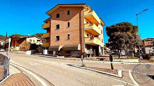 NEGOZIO AFFITTO CORCIANO ELLERA · foto 11