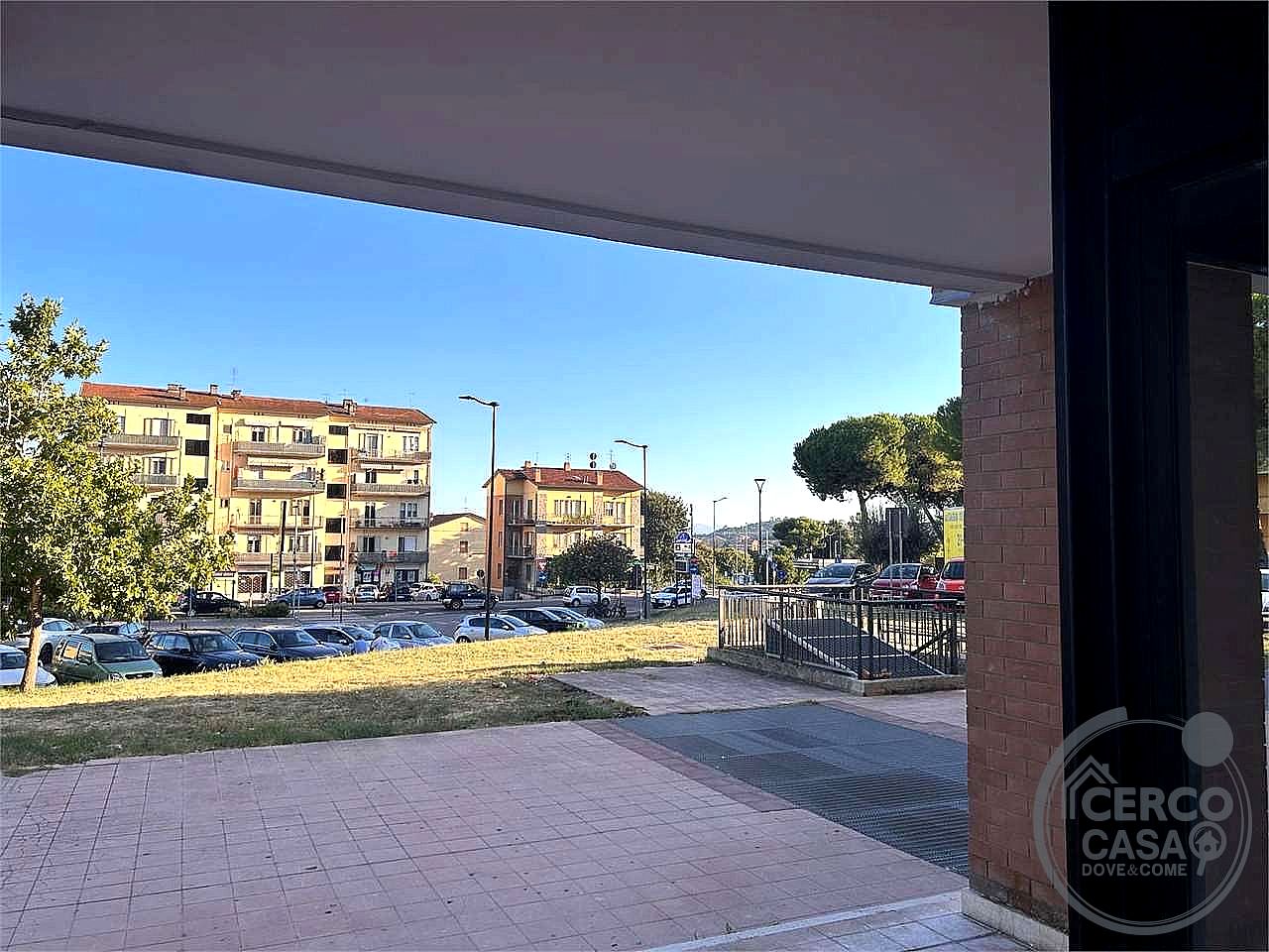 NEGOZIO AFFITTO CORCIANO ELLERA · foto 2