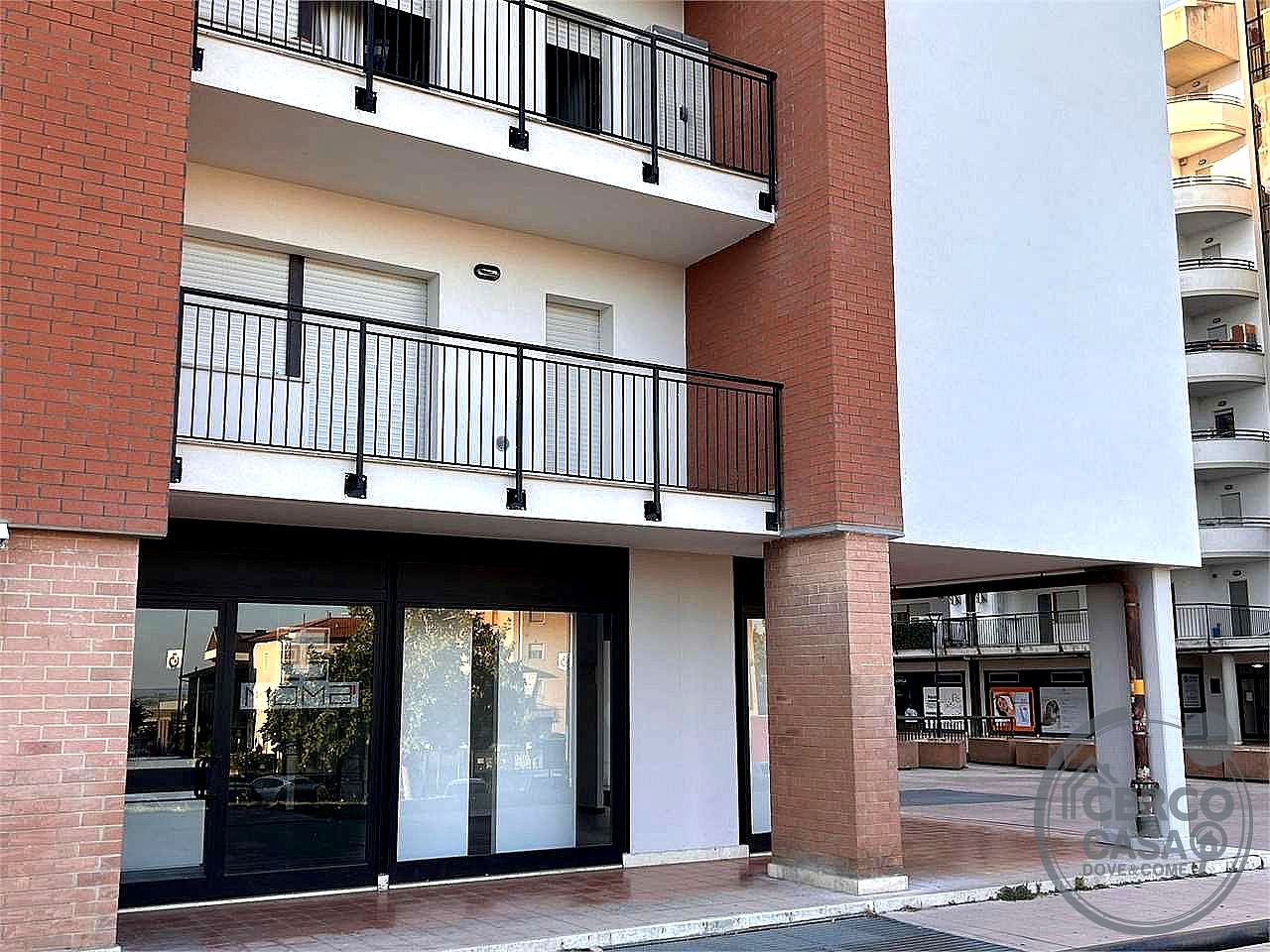 NEGOZIO AFFITTO CORCIANO ELLERA · foto 6