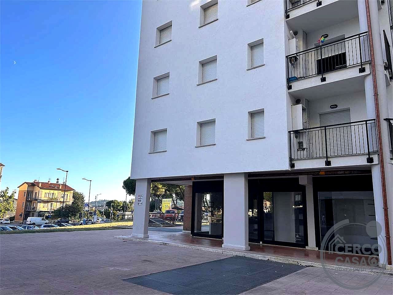 NEGOZIO AFFITTO CORCIANO ELLERA · foto 7