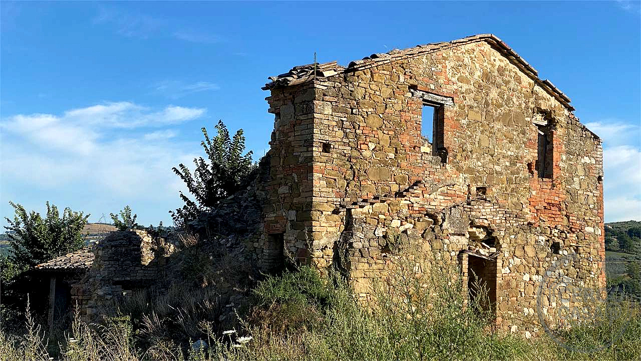casale in comune di Assisi