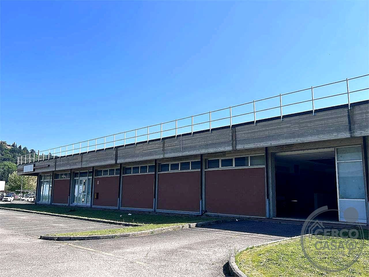 NEGOZIO AFFITTO MAGIONE · foto 11