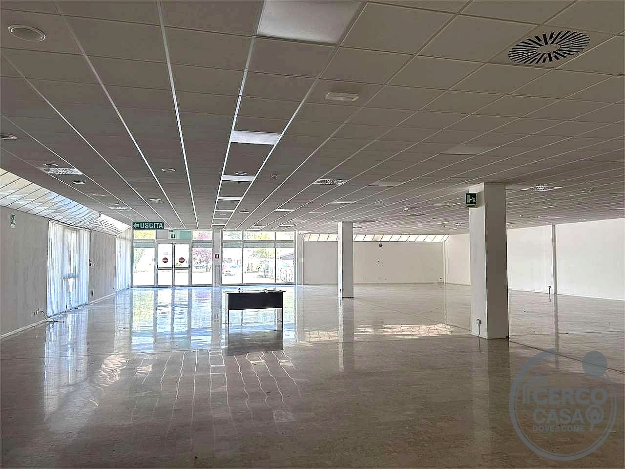 NEGOZIO AFFITTO MAGIONE · foto 12
