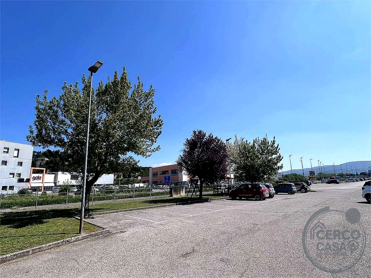 NEGOZIO AFFITTO MAGIONE · foto 5