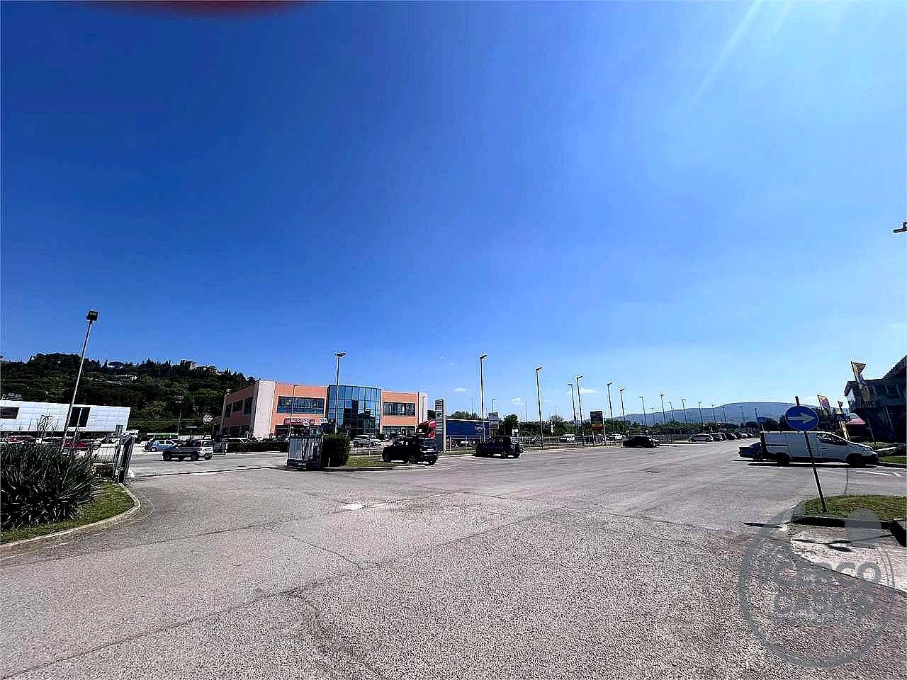 NEGOZIO AFFITTO MAGIONE · foto 8