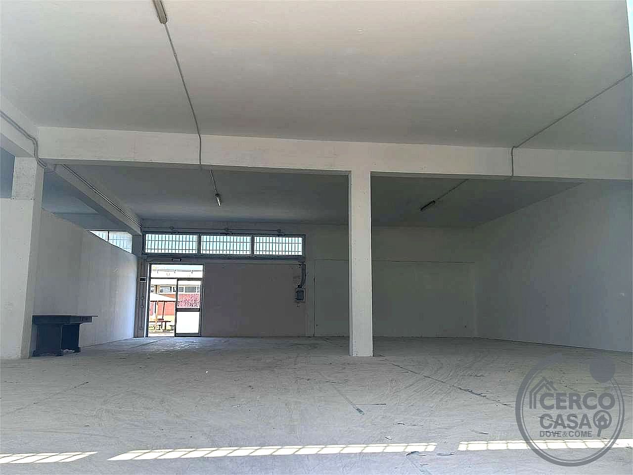 MAGAZZINO AFFITTO MAGIONE - Magione