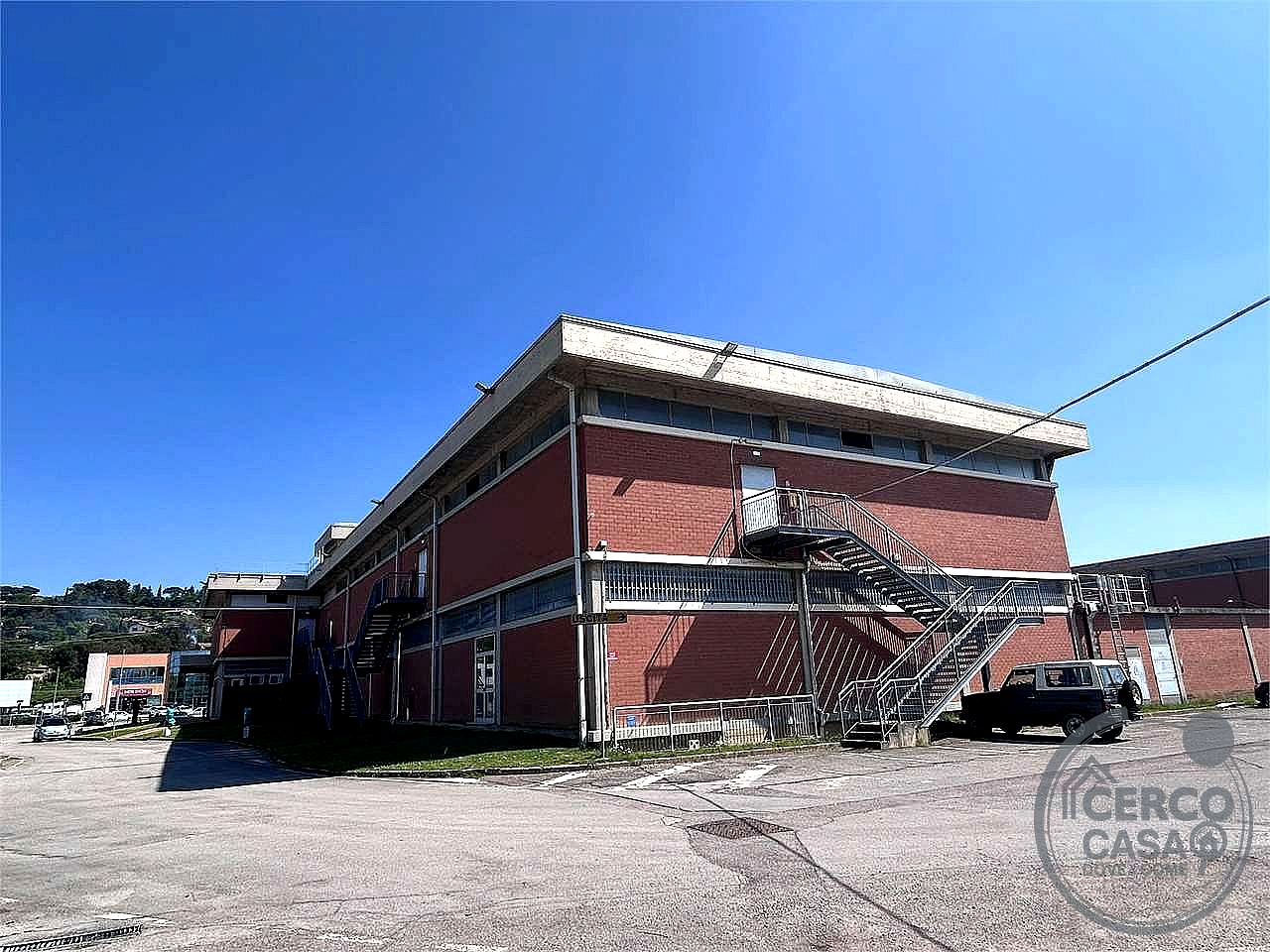 MAGAZZINO AFFITTO MAGIONE · foto 4