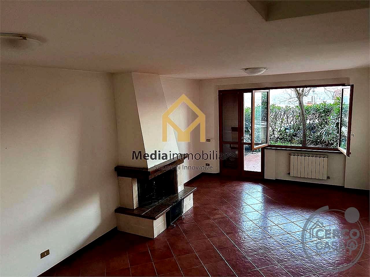 VILLA A SCHIERA VENDITA PANICALE · foto 2