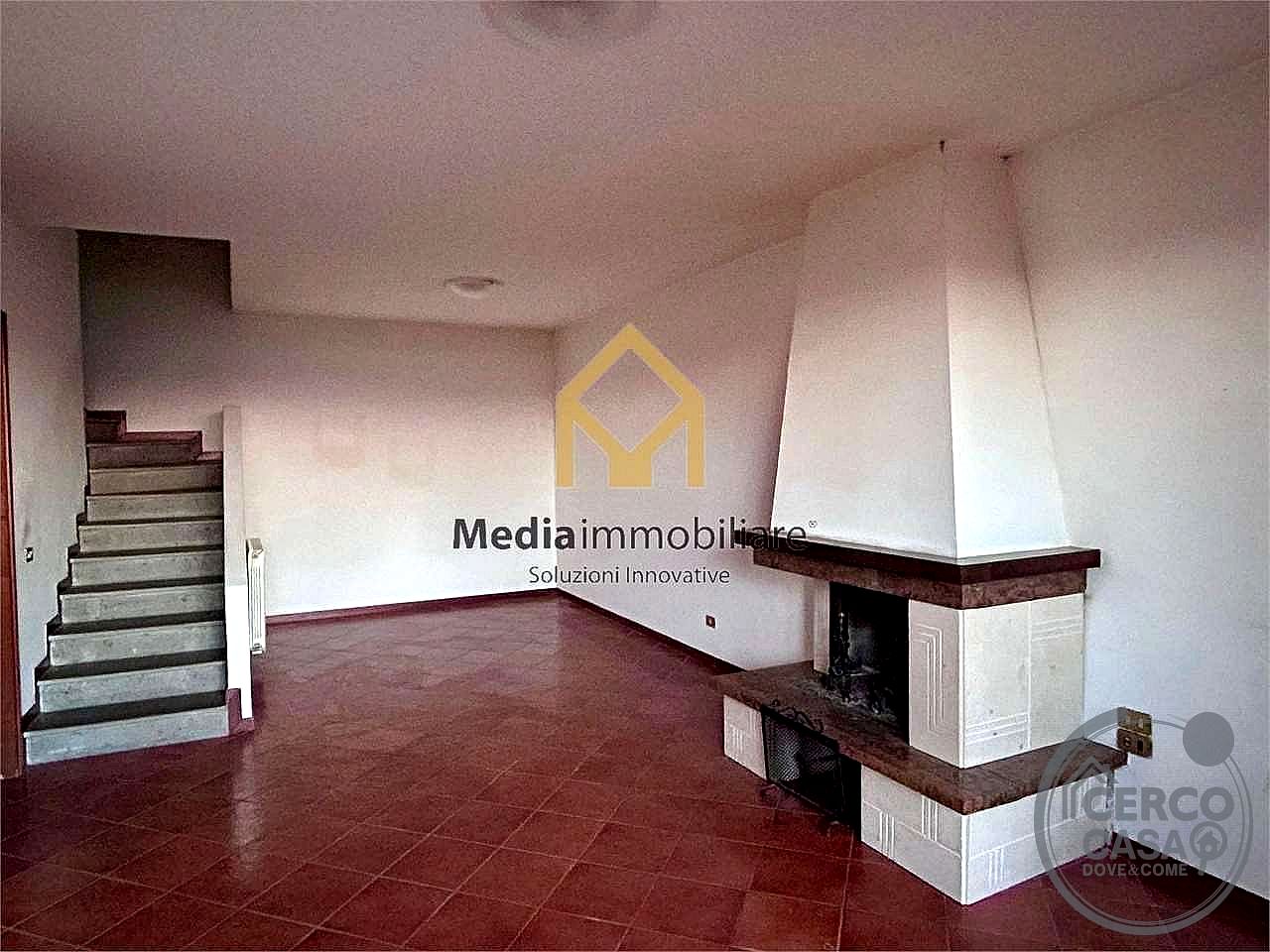 VILLA A SCHIERA VENDITA PANICALE · foto 6
