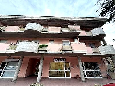 NEGOZIO AFFITTO GUALDO TADINO · foto 25