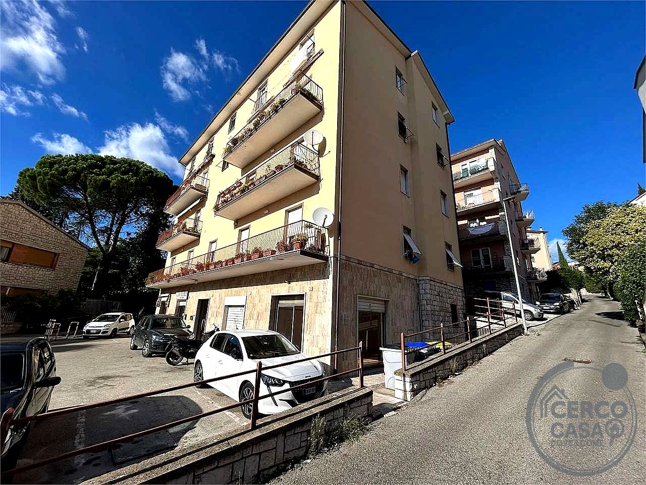 NEGOZIO AFFITTO PERUGIA PALLOTTA