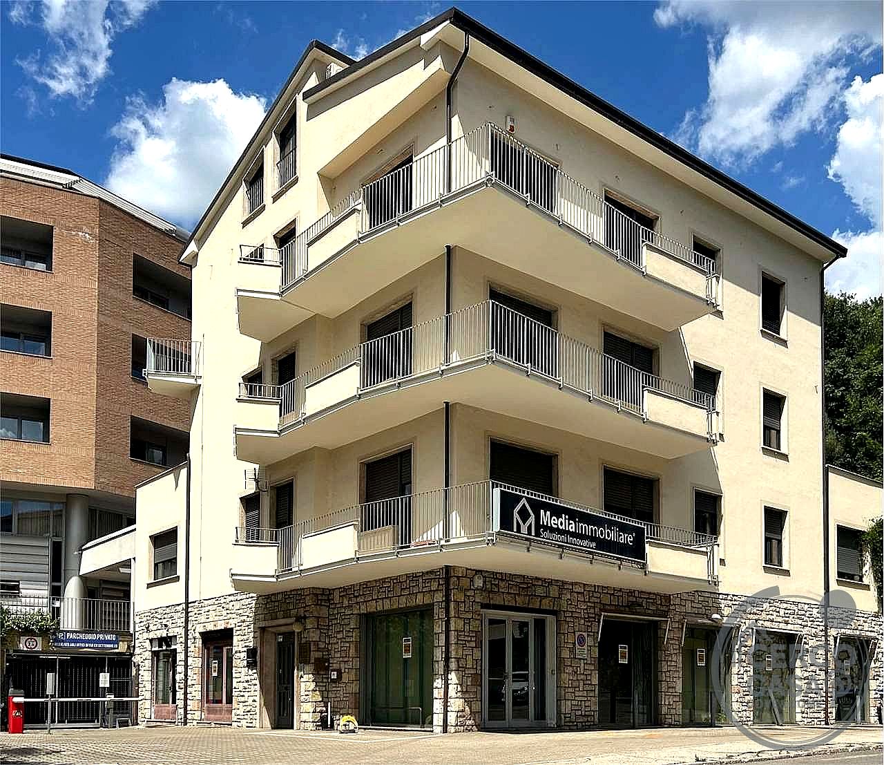 NEGOZIO AFFITTO PERUGIA · foto 8