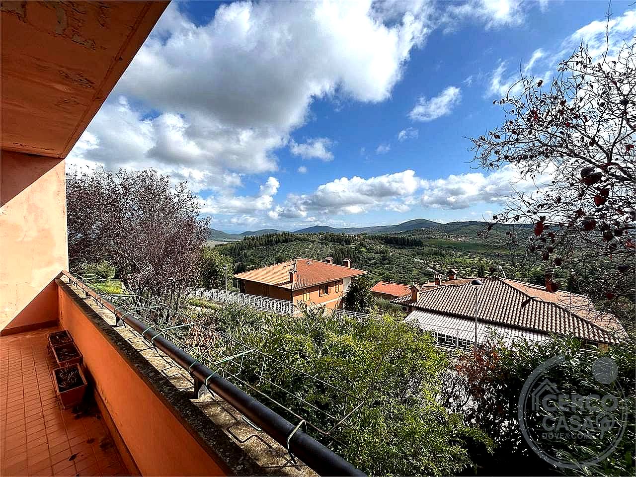 VILLA A SCHIERA VENDITA PANICALE · foto 2