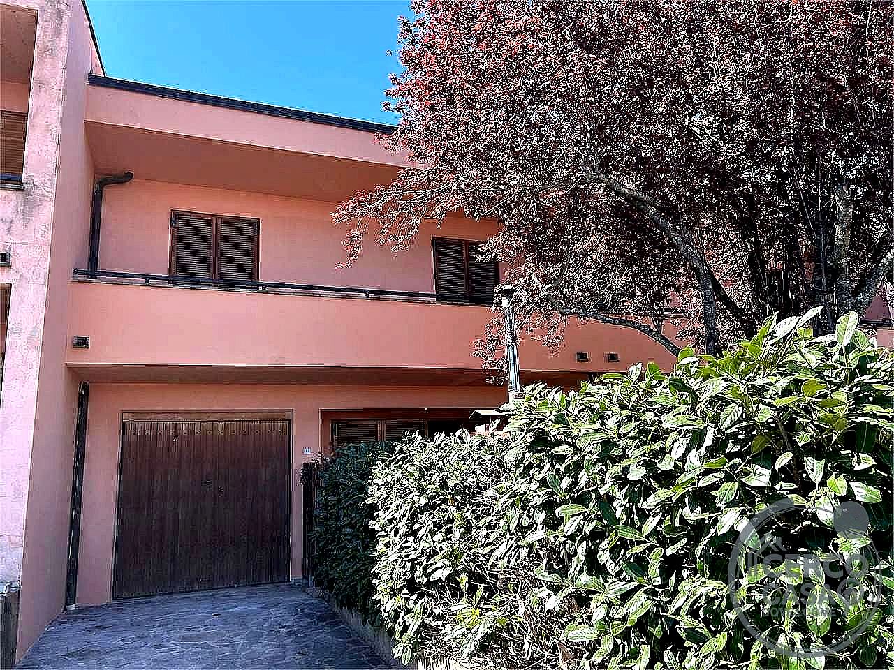 VILLA A SCHIERA VENDITA PANICALE